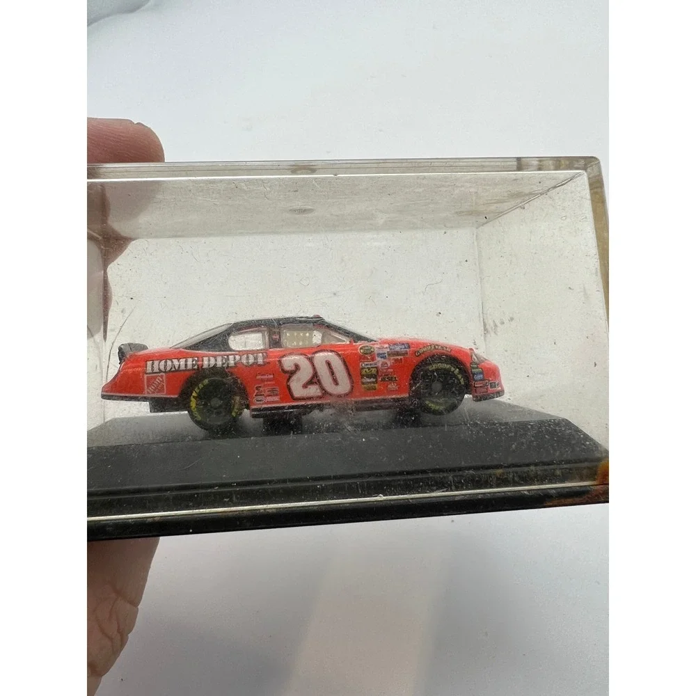 Tony Stewart‎ #20 Home Depot 1:87 Die-Cast Nascar